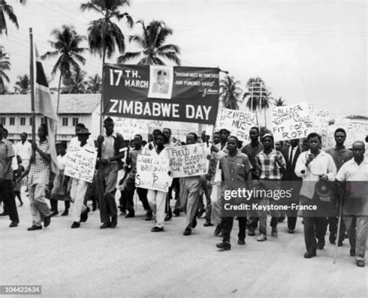 How did Zimbabwe gain independence?