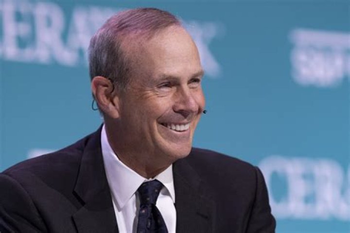 How much does the Panera CEO make?